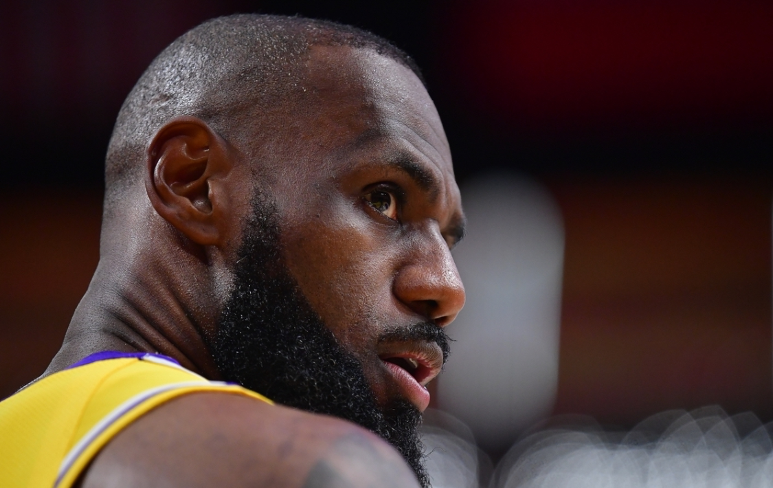 世界杯比赛直播软件-A史密斯表示詹姆斯质变了（科比末期）变烂的湖人！